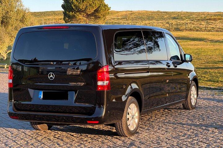 Lisbon to Porto Private Transfer With Sightseeing Stops