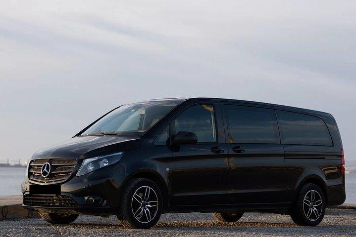 Lisbon to Porto Private Transfer With Sightseeing Stops