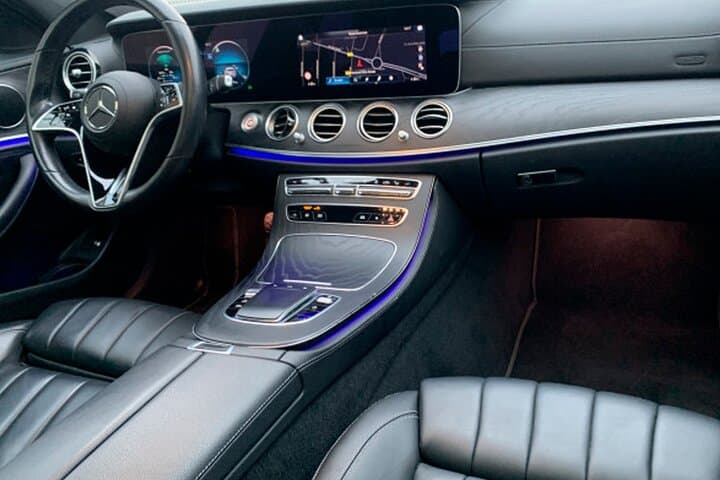 Private Transfer Paris Charles de Gaulle Airport to Paris City