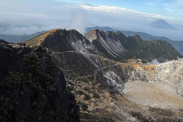 Hiking Sibayak volcanoe and city tour arround Berastagi