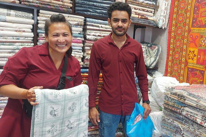 Udaipur Shopping bazaars by Tuk Tuk & shop with an Local guide