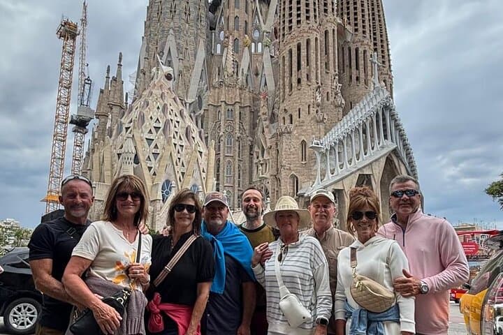 Sagrada Familia & Gaudi Tour Private or Small Group with Tickets