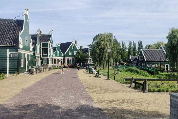 Zaanse Schans: A Windmills, Crafts and History Self-Guided Tour