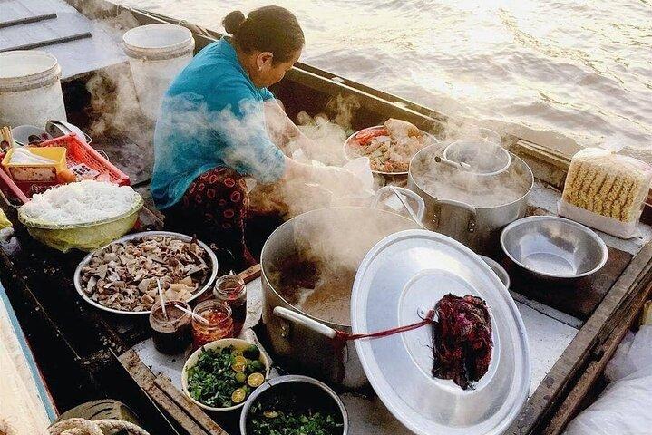 Half day Tour with Cai Rang Floating Market Cacao and Small Canal