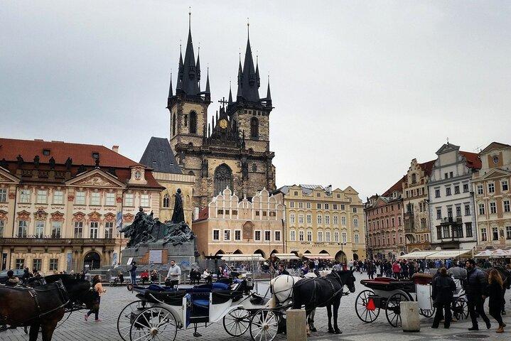 Private Transfer: Munich-Prague/Prague-Munich with 2h sightseeing
