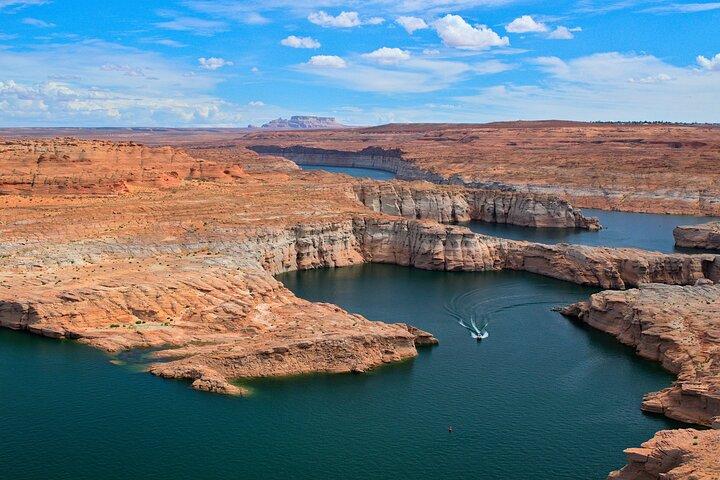 Antelope Canyon and Horseshoe Bend Day Tour from Las Vegas