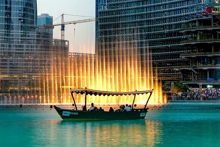 Dubai Fountain Show and Abra Lake Ride Tickets