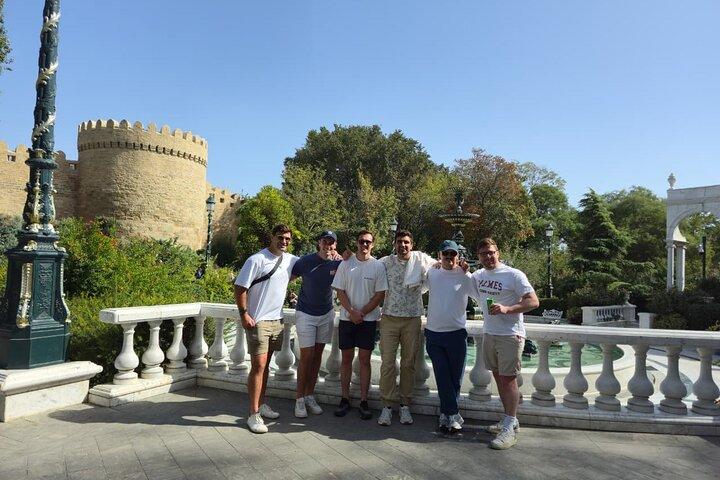 Baku: Stunning Walking Tour of Historical and Modern City