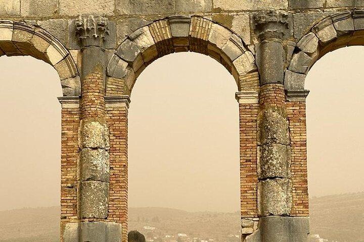 Volubilis, Moulay Idriss Zarhoun and Meknes Car Tour from Fes