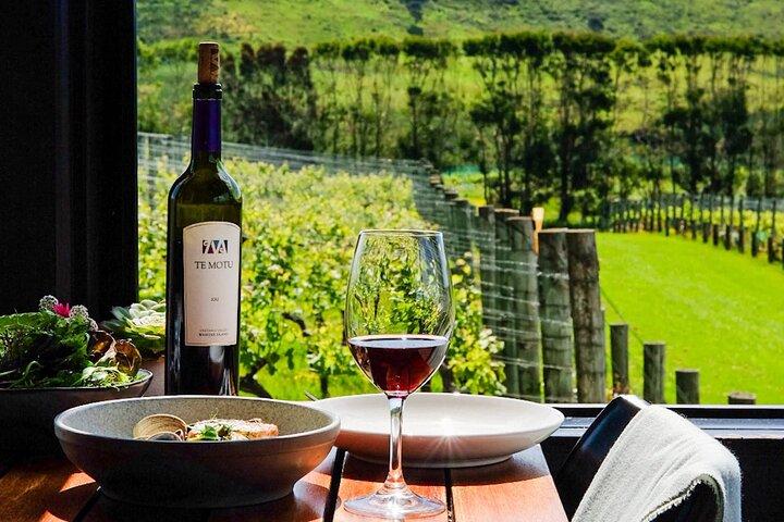 Boutique Waiheke Island Wine, Gin and Food Tour