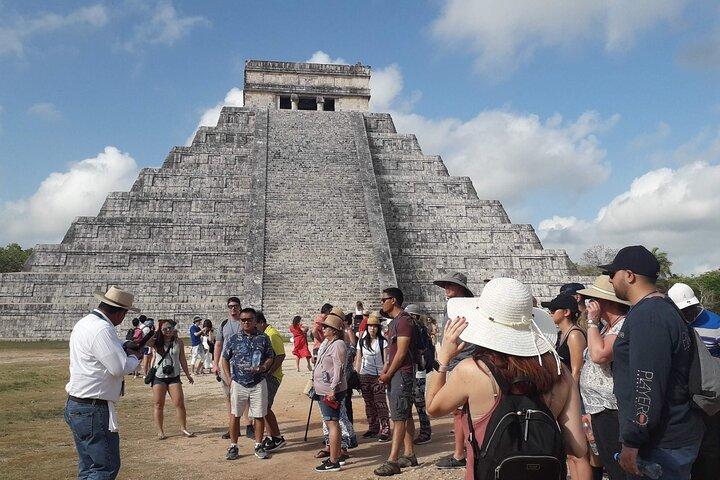 Chichen Itza Cenote and Valladolid Day Tour with Tequila Tasting