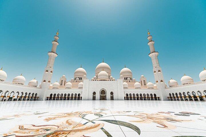 Abu Dhabi Day Tour with Qasr al Watan Palace