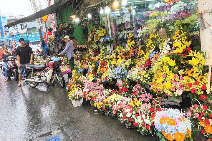 Discover the hidden gems of Saigon beyond the tourist map