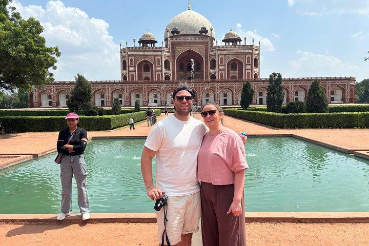 Old and New Delhi Highlights Tour with Old Delhi Rickshaw Ride