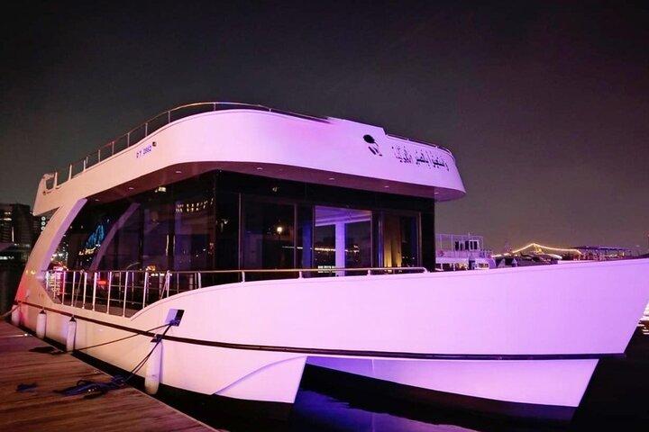 2 Hours Yacht Cruise at Marina Dubai with Dinner