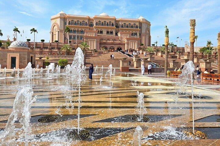 Abu Dhabi Aladdin Tour: Grand Mosque, Etihad, Palace, & Louvre