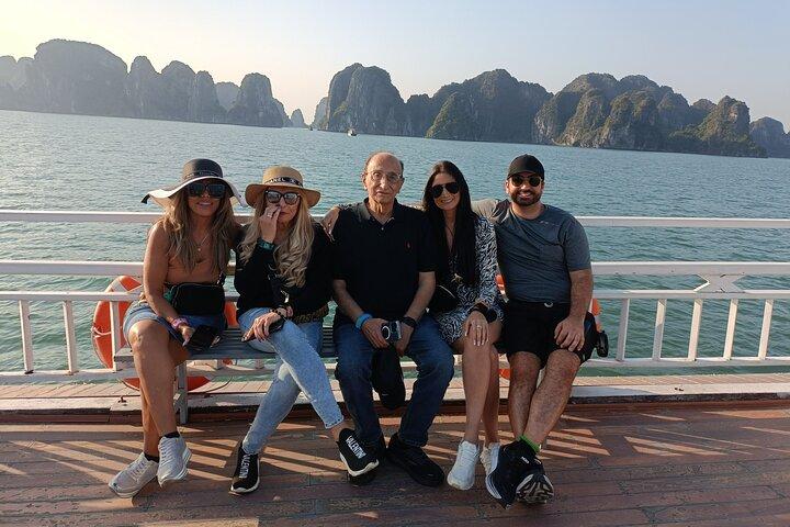 Halong Shore Excursion: Amazing Half Day Cruise at Halong Bay