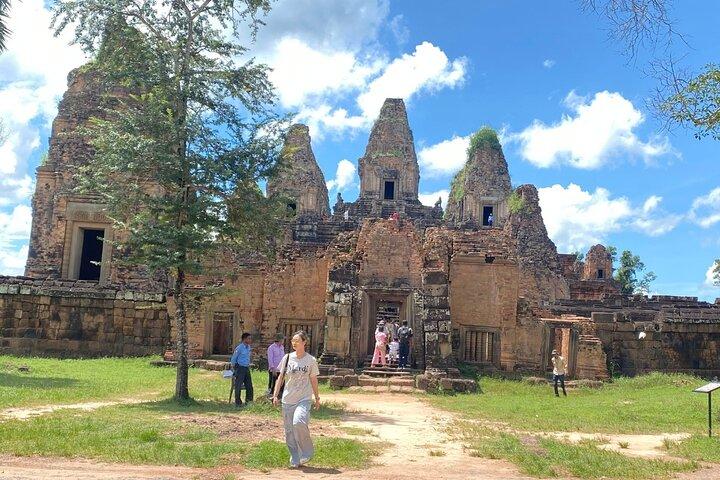 Private Banteay Srei and Roluos Group Temple Tour