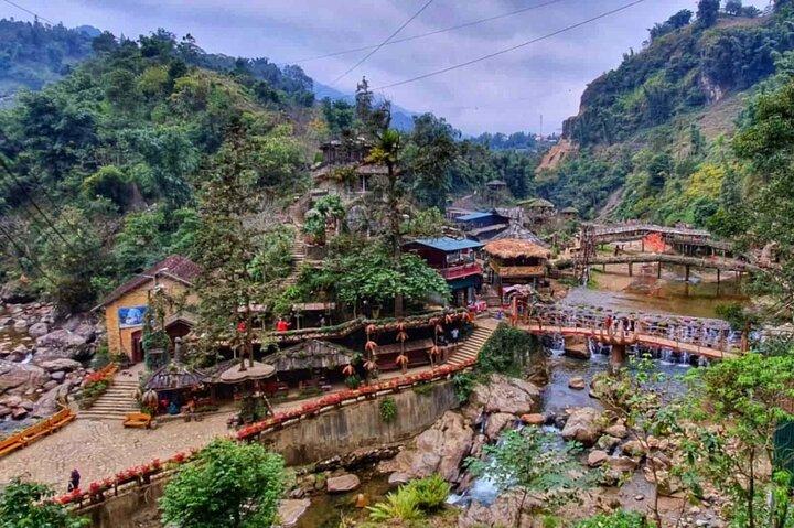 Private Cat Cat Village and Fansipan Cable Car Tour from Sapa