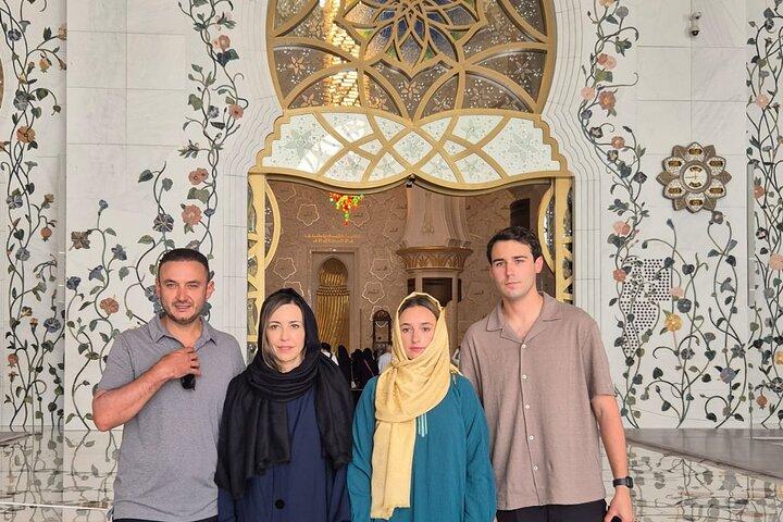 Private Abu Dhabi Half Day Aladdin Tour: Souks, Mosque, & Ferrari