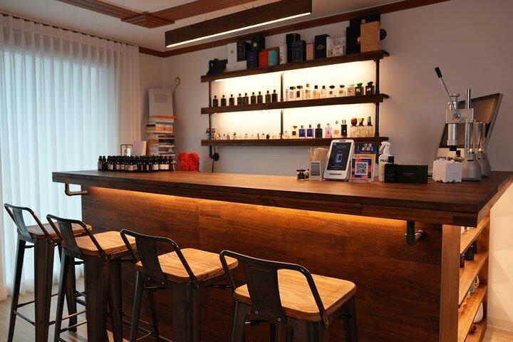 Bespoke Fragrance Creation: A Private Session at Scentwiki
