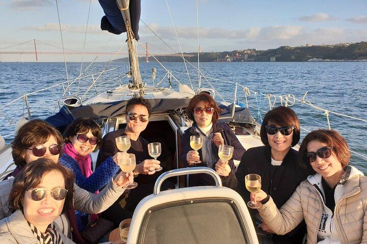 Lisbon Private Boat on the Tagus River: Discover Iconic Sights