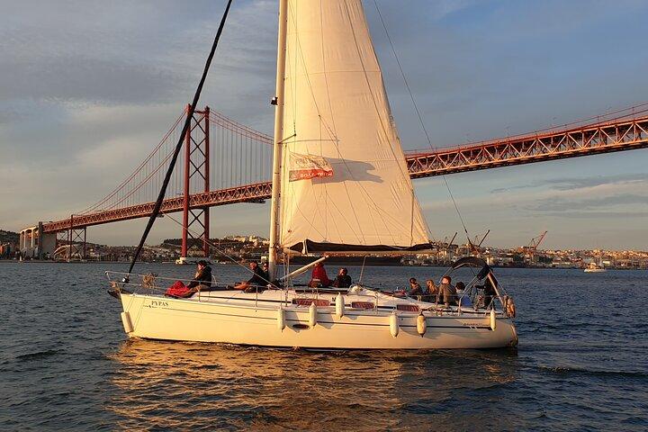 Lisbon Private Boat on the Tagus River: Discover Iconic Sights