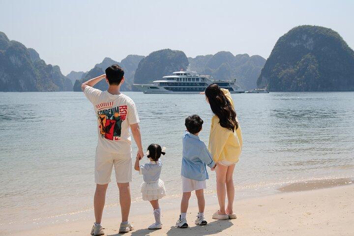 Sea Octopus Day Cruise and Ha Long Bay with Ti Top and Sung Sot