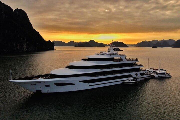 Scarlet Pearl Luxury 2D1N Halong & Lan Ha Bay Cruise from Hanoi