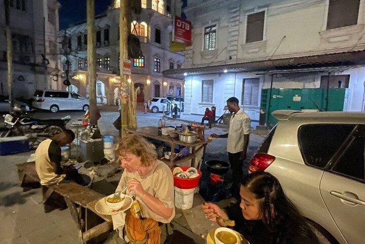 Dar es Salaam Night Tour with Local Dinner and Private Transfers