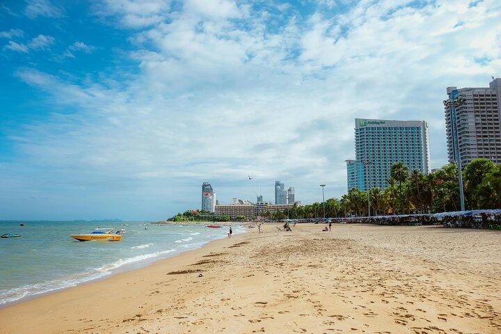Private Transfer Between Bangkok and Pattaya by Comfortable SUV