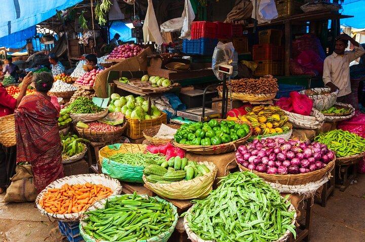 Kolkata Soul Trail - Heritage, Temples & Local Life Group Tour
