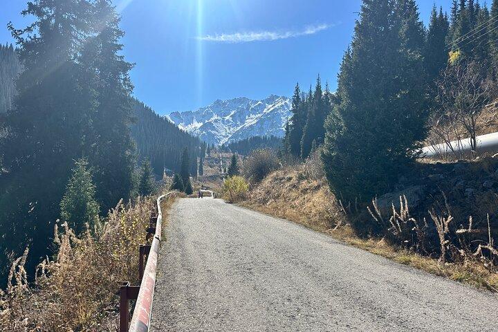 Big Almaty Peak and Lake: Hiking Tour