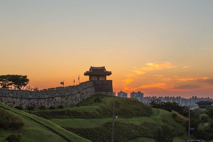 Beyond Seoul: Starfield Library, Hwaseong Fortress & Cave Quest