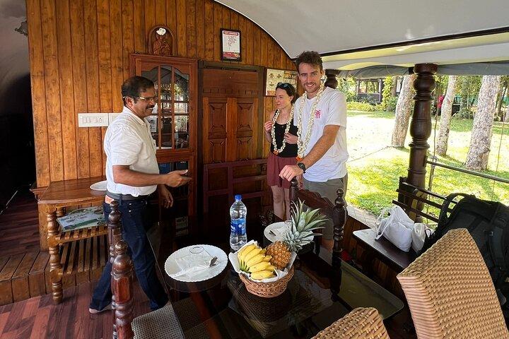 Private Alleppey Backwater Houseboat DayTour with Taxi from Kochi