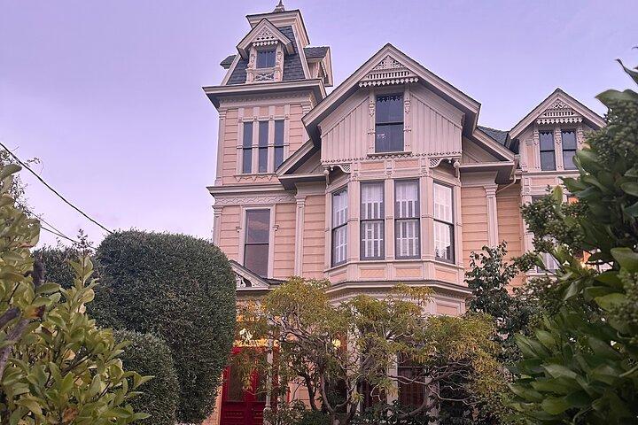 Santa Cruz Walking Tour: Discover Downtown & Mission Hill