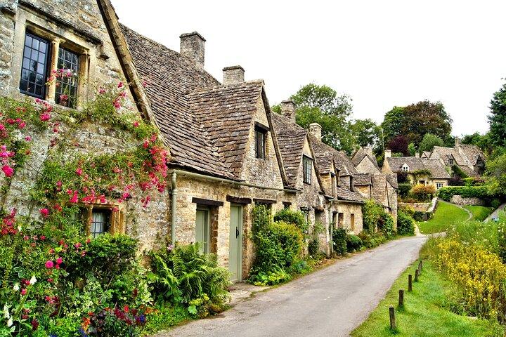 Cotswolds Villages and Countryside Full-Day Trip from London