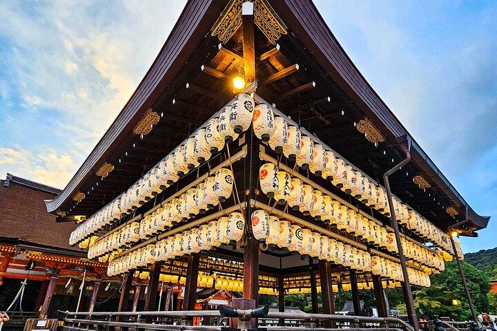 Kyoto Gion Night Guided Walking Tour for 3 Hours