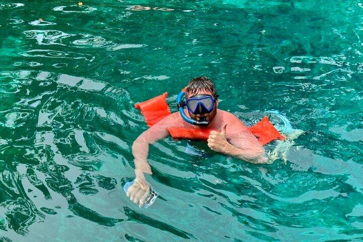Crystal River: Three Sisters Single Kayak and Snorkeling Tour