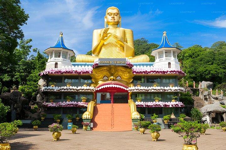 Private Transfer from Colombo to Sigiriya with Sightseeing Stops