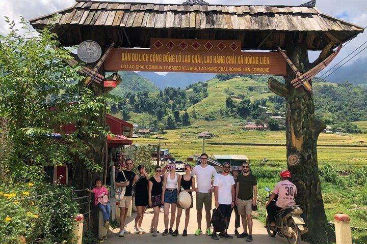 Sapa Trekking Tour: Y Linh Ho & Lao Chai with Local Guide