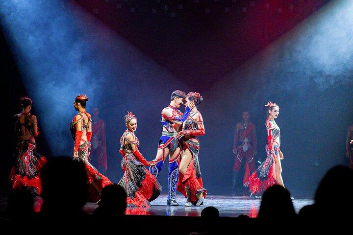 Simon Cabaret: Phuket’s Ladyboy Glamour Show