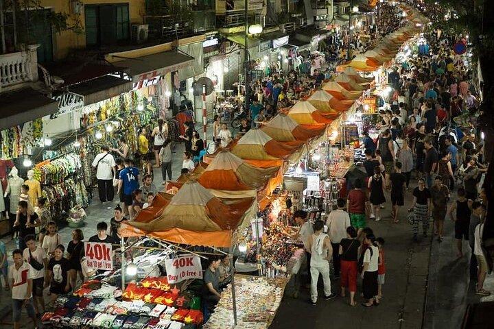 Hanoi: Old Quarter Nightlife Walking Tour with Local Guide