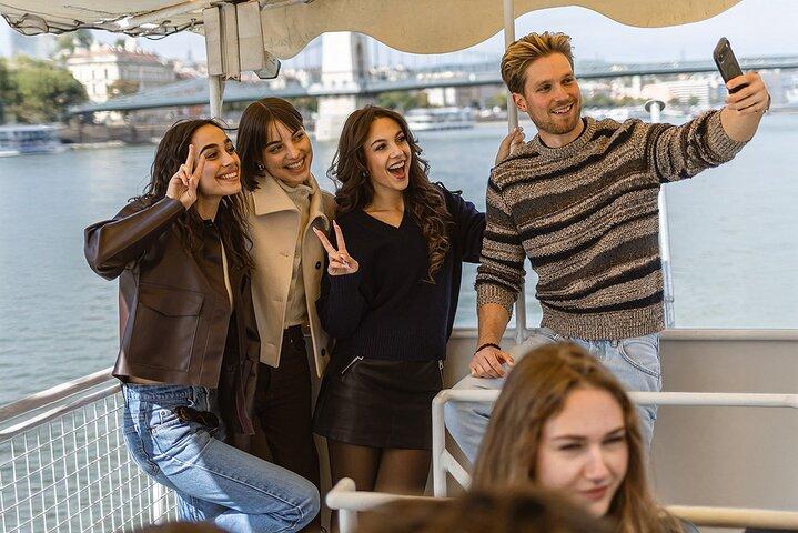 Budapest Audio Guide Cruise with Day, Sunset and Night Options