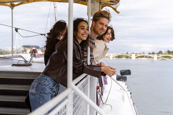 Sightseeing Cruise on the Danube with Audio Guide in Budapest