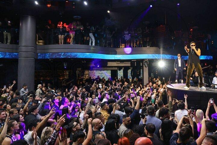 Vegas Nightclub Crawl by Party Bus with Fast Pass Entry