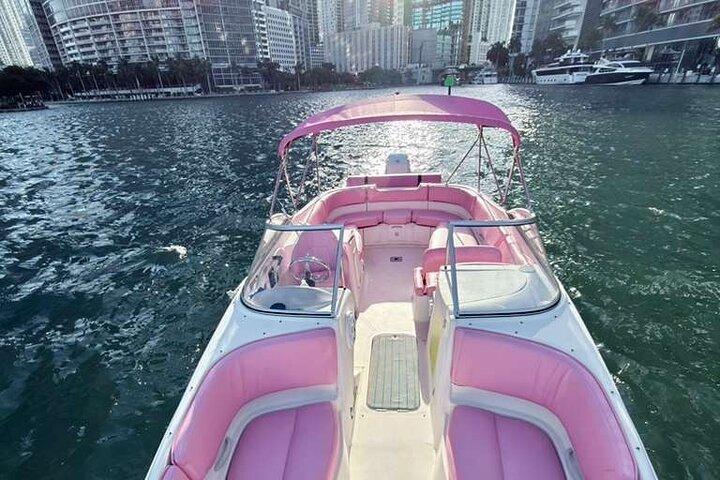 Private Boat Rental in Miami for 10 People