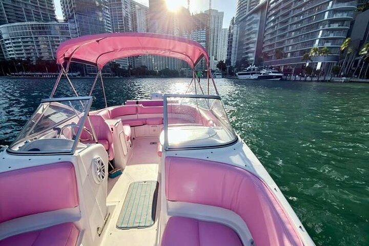 Private Boat Rental in Miami for 10 People
