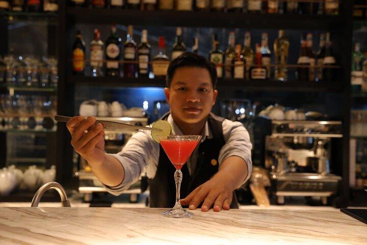 Elite Luxury Dining Cruise in HCMC - Premium Buffet or Set Menu