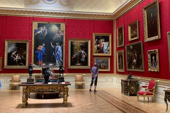 Uffizi Gallery and Pitti Palace Entry Tickets with Host